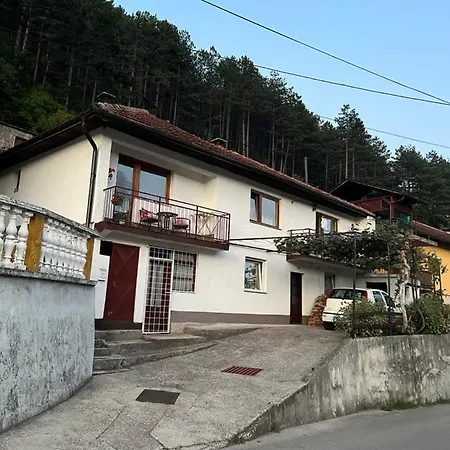 Slatki Dom Fireplace 아파트